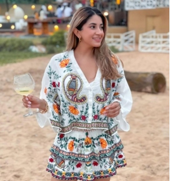 ❌DONATED❌ ZARA White & Multi-Colored Embroidered Skirt with Elastic Waistband - Picture 4 of 12